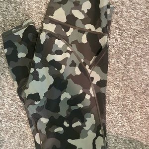 Athleta Camo 7/8 leggings
